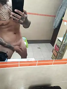 Snapshot of ParejaOcultaXX chatting on 15, 12, 2025 ParejaOcultaXX online show from 15, 12, 2025