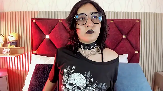 Snapshot of Kiri_Velvet chatting on 25, 6, 2026 Kiri Velvet online show from 25, 6, 2026