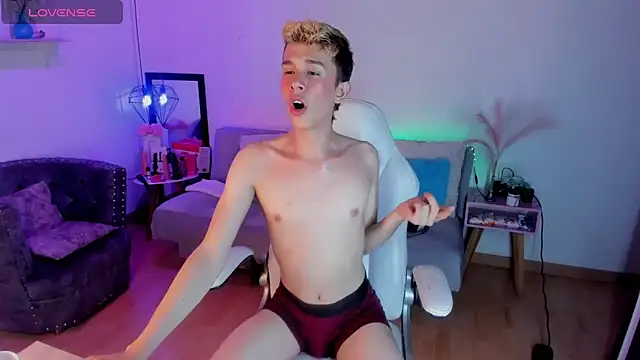 Snapshot of Juaan_Diick chatting on 7, 2, 2026 Juaan Diick online show from 7, 2, 2026