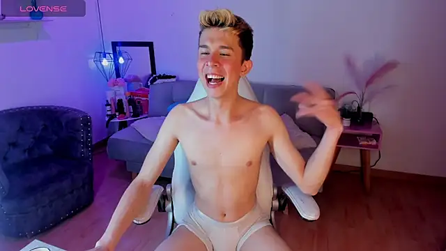 Snapshot of Juaan_Diick chatting on 9, 2, 2026 Juaan Diick online show from 9, 2, 2026