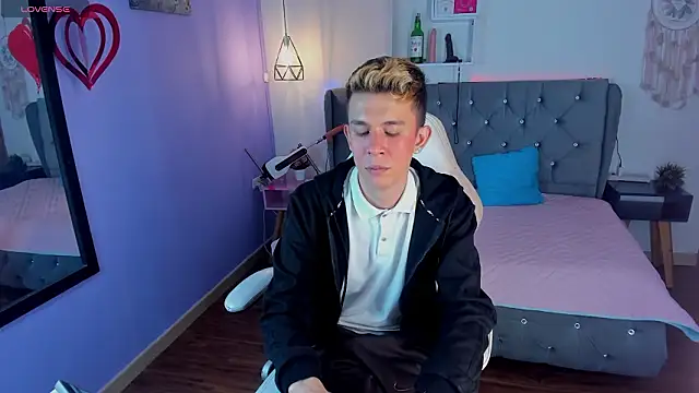 Snapshot of Juaan_Diick chatting on 3, 3, 2026 Juaan Diick online show from 3, 3, 2026