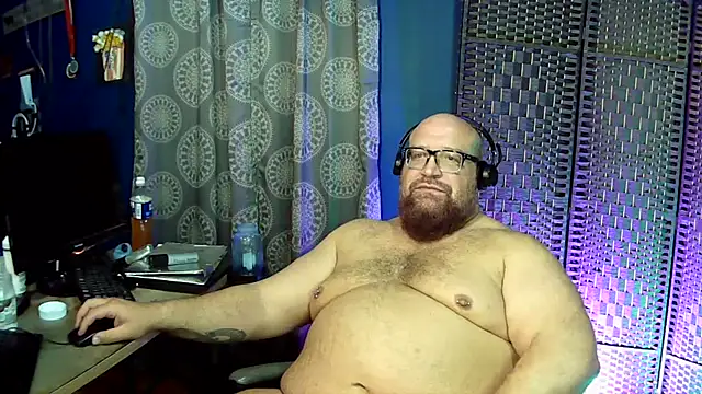 BigBearforCuddles online show from 28, 4, 2026