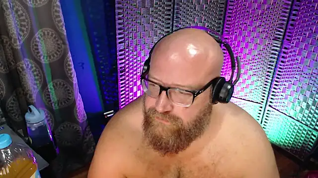 BigBearforCuddles online show from 21, 6, 2026