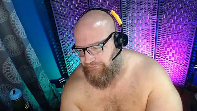 BigBearforCuddles online show from 7, 7, 2026