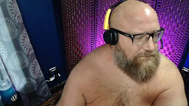 BigBearforCuddles online show from 2, 8, 2026