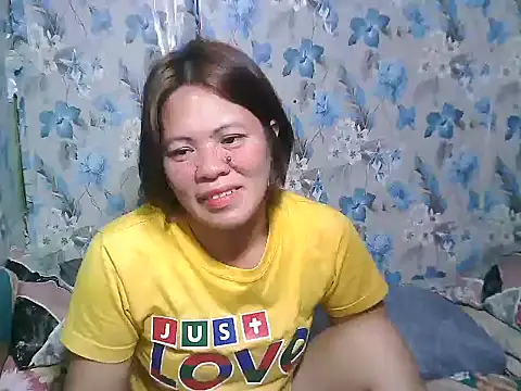 Snapshot of Smilinglovely chatting on 15, 12, 2025 Smilinglovely online show from 15, 12, 2025