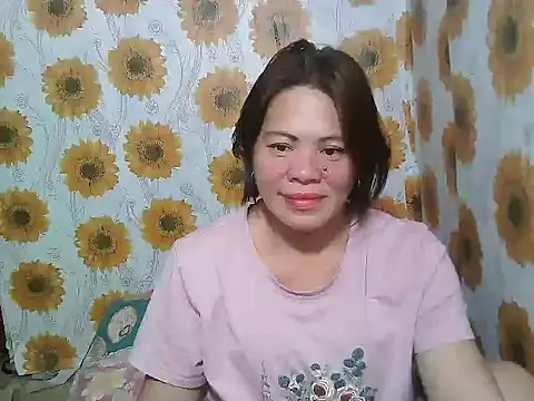 Snapshot of Smilinglovely chatting on 6, 1, 2026 Smilinglovely online show from 6, 1, 2026