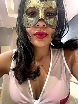 Snapshot of LunnaMaska chatting on 2, 12, 2025 LunnaMaska online show from 2, 12, 2025