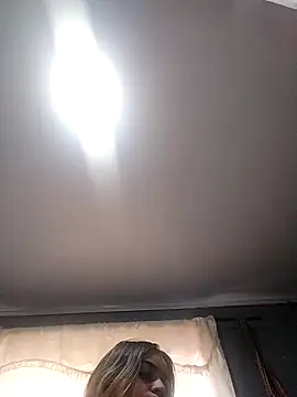 sexy aurora ourdoors online show from 25, 11, 2025