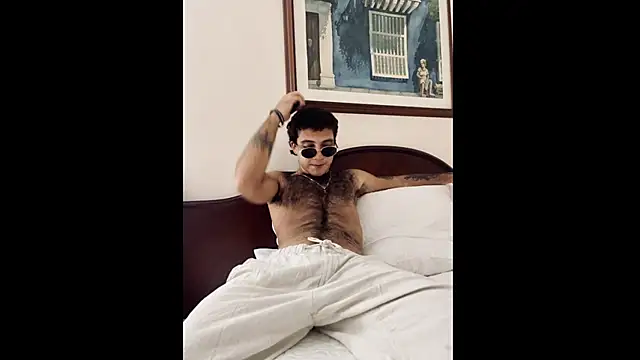 Snapshot of oceanboy_vibe chatting on 25, 11, 2025 oceanboy vibe online show from 25, 11, 2025