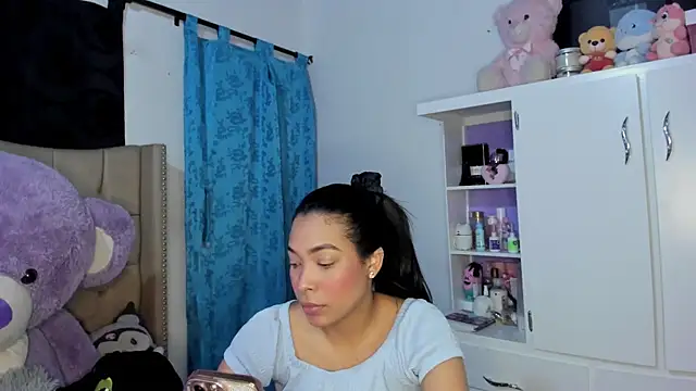 KarolRojas 22 online show from 6, 3, 2026