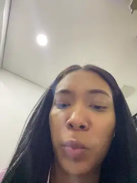 Snapshot of KarolRojas_22 chatting on 7, 5, 2026 KarolRojas 22 online show from 7, 5, 2026