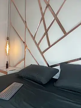 Celeste Valencia  online show from 28, 2, 2026