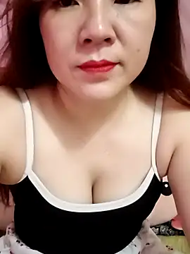 Snapshot of Lily-ross22 chatting on 8, 7, 2026 Lily-ross22 online show from 8, 7, 2026