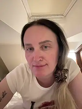 Snapshot of TomilaSi chatting on 19, 7, 2026 TomilaSi online show from 19, 7, 2026