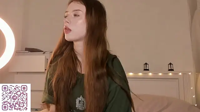 Snapshot of AmyForYouu chatting on 22, 12, 2025 AmyForYouu online show from 22, 12, 2025