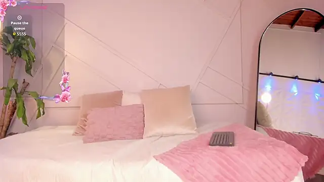 AmaraStorm online show from 9, 4, 2026