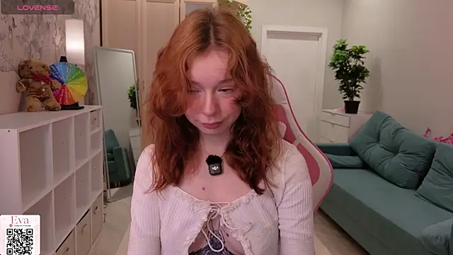Snapshot of eva_aria chatting on 12, 6, 2026 eva aria online show from 12, 6, 2026