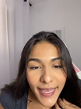 Laurapocahontas online show from 1, 12, 2025