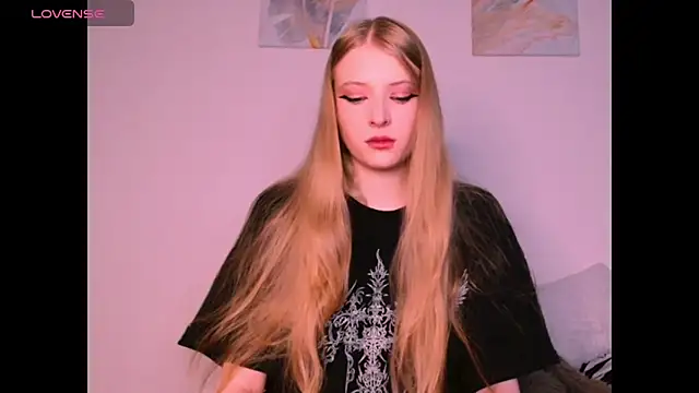 Snapshot of _Milana_Sparkl75_ chatting on 7, 1, 2026 Milana Sparkl75 online show from 7, 1, 2026