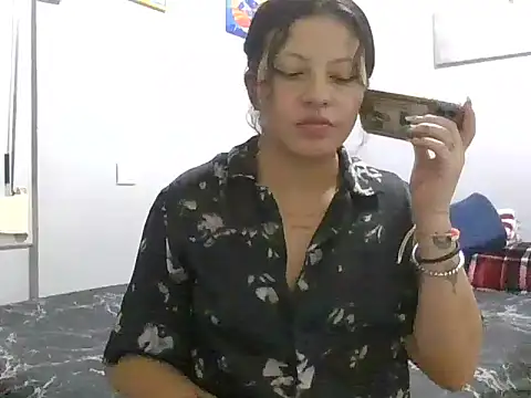 Snapshot of marcoz_charlotte05 chatting on 26, 11, 2025 marcoz charlotte05 online show from 26, 11, 2025