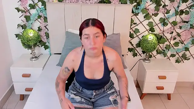 CharlotteBlossom online show from 17, 12, 2025