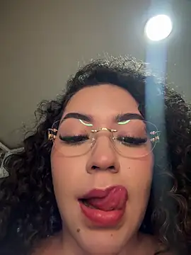 Snapshot of VictoriaaRose chatting on 3, 7, 2026 VictoriaaRose online show from 3, 7, 2026