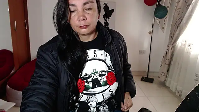 Snapshot of vivian-milf chatting on 30, 11, 2025 vivian-milf online show from 30, 11, 2025