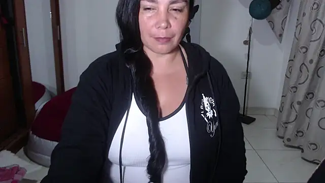 vivian-milf online show from 26, 2, 2026