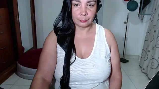 Snapshot of vivian-milf chatting on 1, 5, 2026 vivian-milf online show from 1, 5, 2026