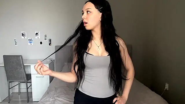 Snapshot of BabyEmi chatting on 28, 11, 2025 BabyEmi online show from 28, 11, 2025