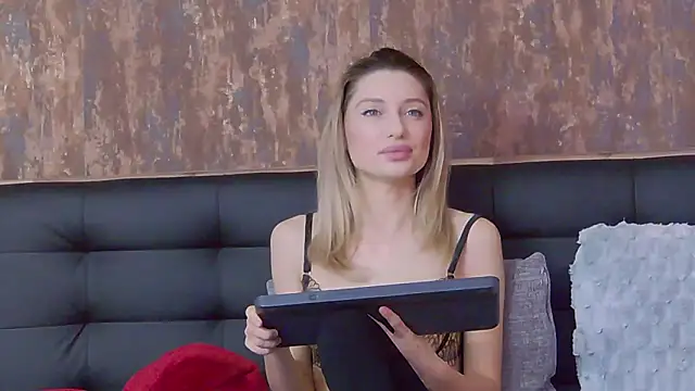 SilviaPastori online show from 3, 2, 2026