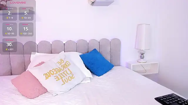 Snapshot of gabyfoster_ chatting on 29, 11, 2025 gabyfoster online show from 29, 11, 2025