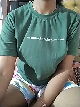Snapshot of RASHMI_SHARMA9 chatting on 21, 6, 2026 RASHMI SHARMA9 online show from 21, 6, 2026