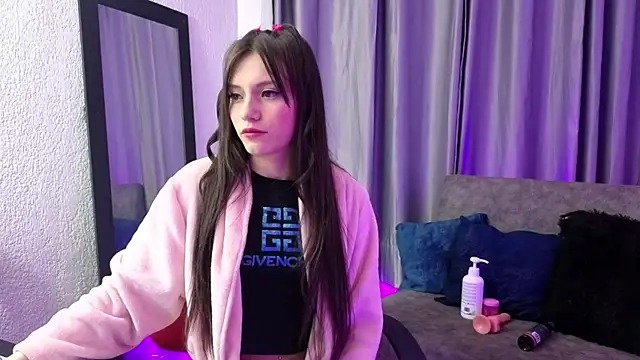 TiinaJonus  online show from 6, 4, 2026