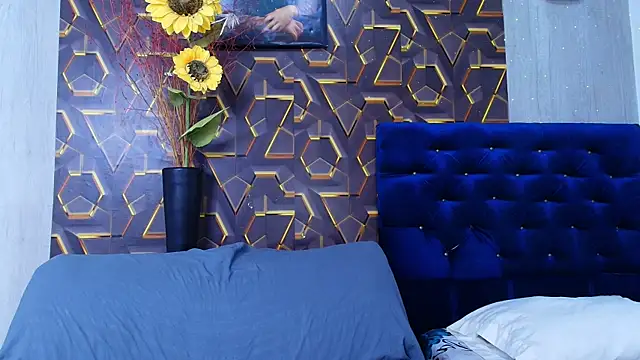 kim curlyy online show from 4, 7, 2026