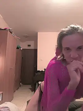Snapshot of w1cked_couple chatting on 3, 7, 2026 w1cked couple online show from 3, 7, 2026