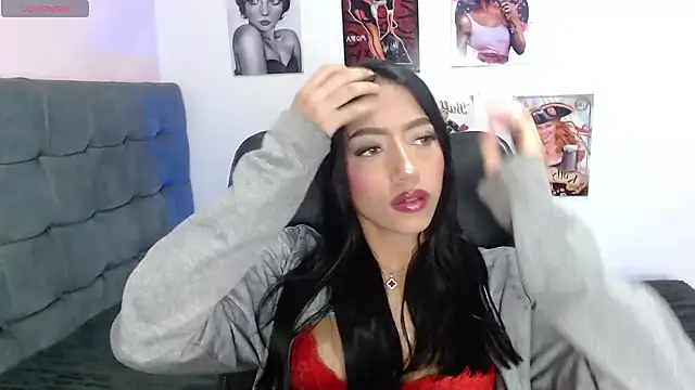 Snapshot of aisha_brunette18 chatting on 16, 12, 2025 aisha brunette18 online show from 16, 12, 2025