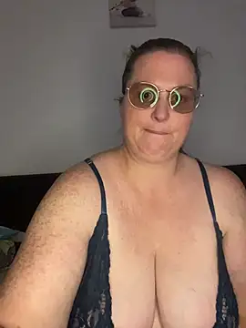 bea french curvy online show from 10, 4, 2026