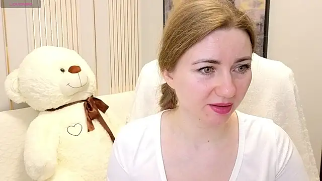 SofiAngela online show from 18, 4, 2026