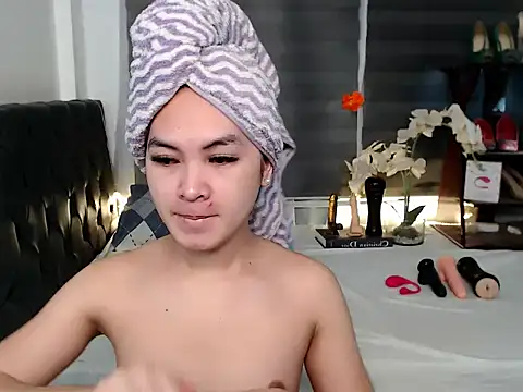 sylvannia cumslut online show from 17, 1, 2026