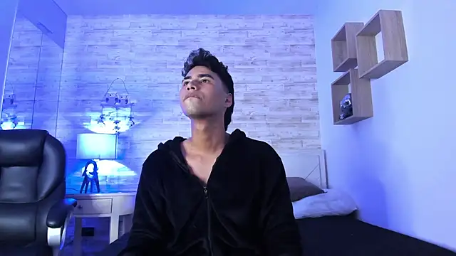 Snapshot of Simon_Pernia chatting on 30, 11, 2025 Simon Pernia online show from 30, 11, 2025