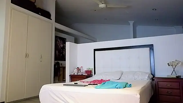 CerecitaQueenn online show from 9, 1, 2026