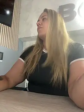 Snapshot of LoreinnFox chatting on 29, 3, 2026 LoreinnFox online show from 29, 3, 2026