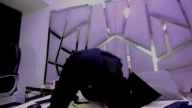 Alyssa Noah online show from 17, 4, 2026