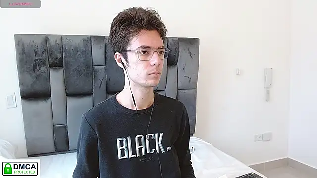 SaccharineSin online show from 2, 12, 2025