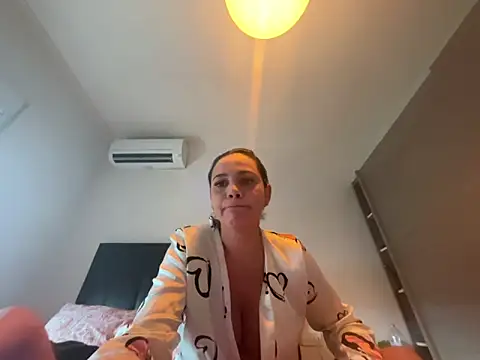 Snapshot of GabriellaGaby chatting on 16, 12, 2025 GabriellaGaby online show from 16, 12, 2025