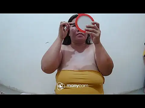 Snapshot of hottiemama69 chatting on 14, 5, 2026 hottiemama69 online show from 14, 5, 2026