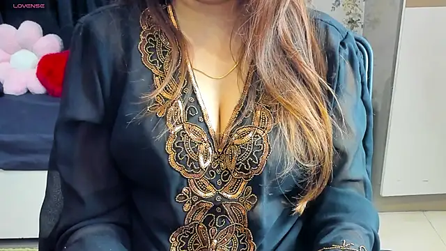 Snapshot of shawtty_lakshika23 chatting on 14, 12, 2025 shawtty lakshika23 online show from 14, 12, 2025