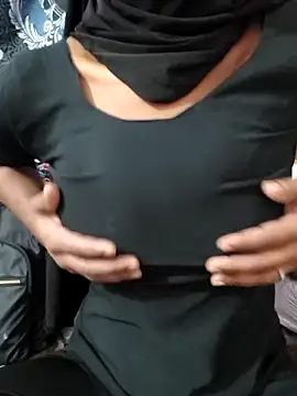 Zoyaa-Zubair online show from 21, 12, 2025